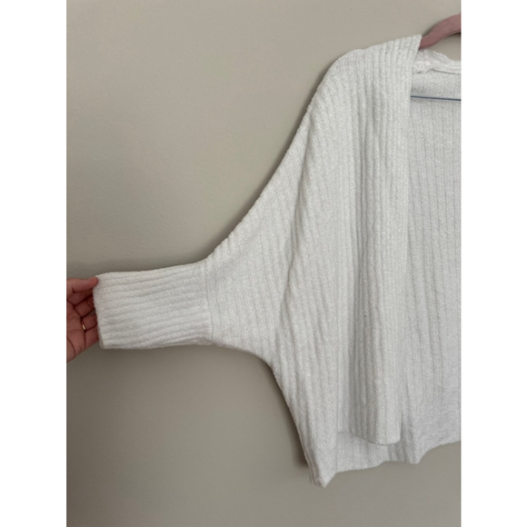 bundle of women’s Barefoot Dreams Cardigan S/M White - Picture 5 of 16